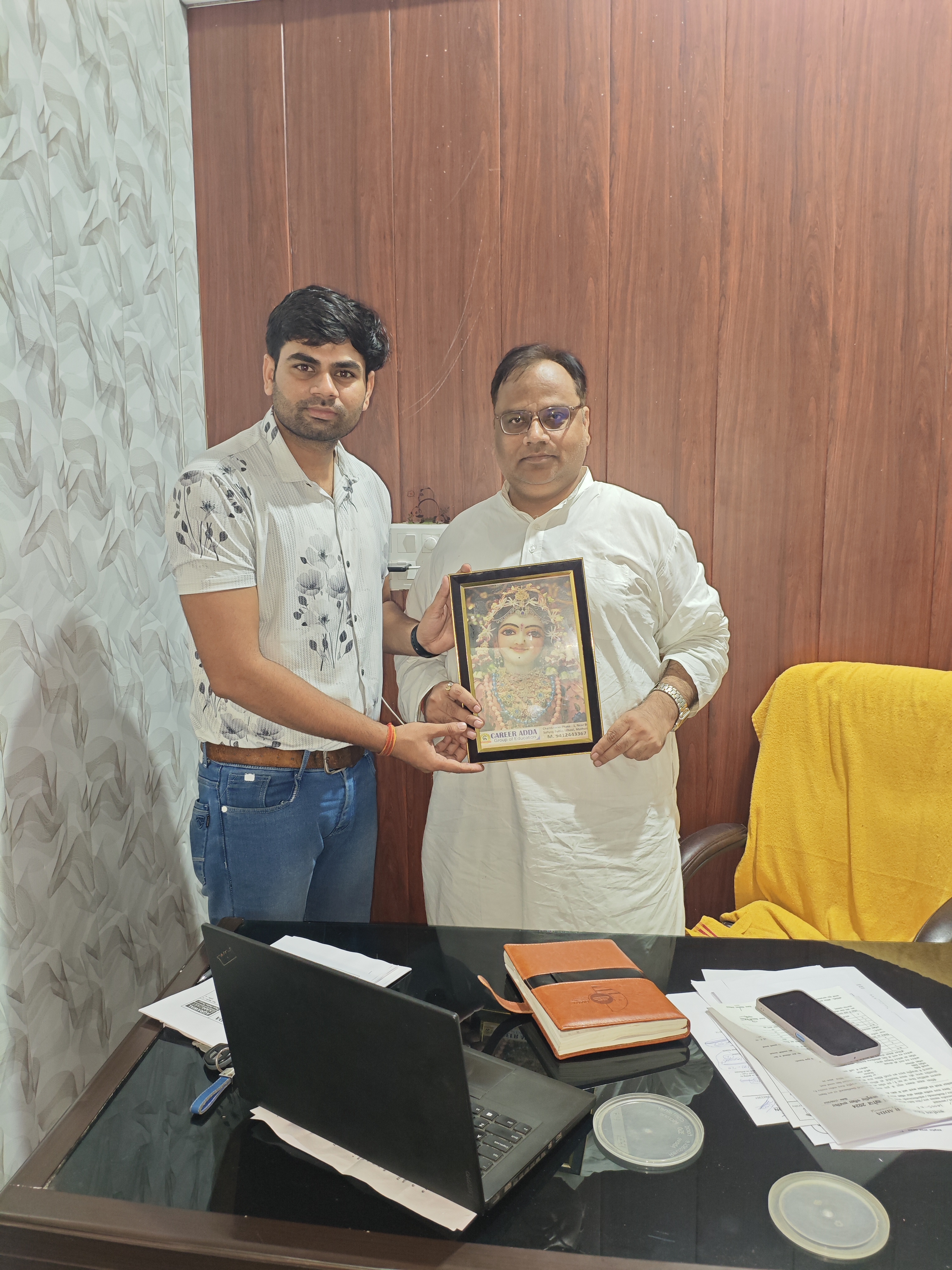 श्रीमान विकास पाराशर जी अधिवक्ता सुप्रीम कोर्ट