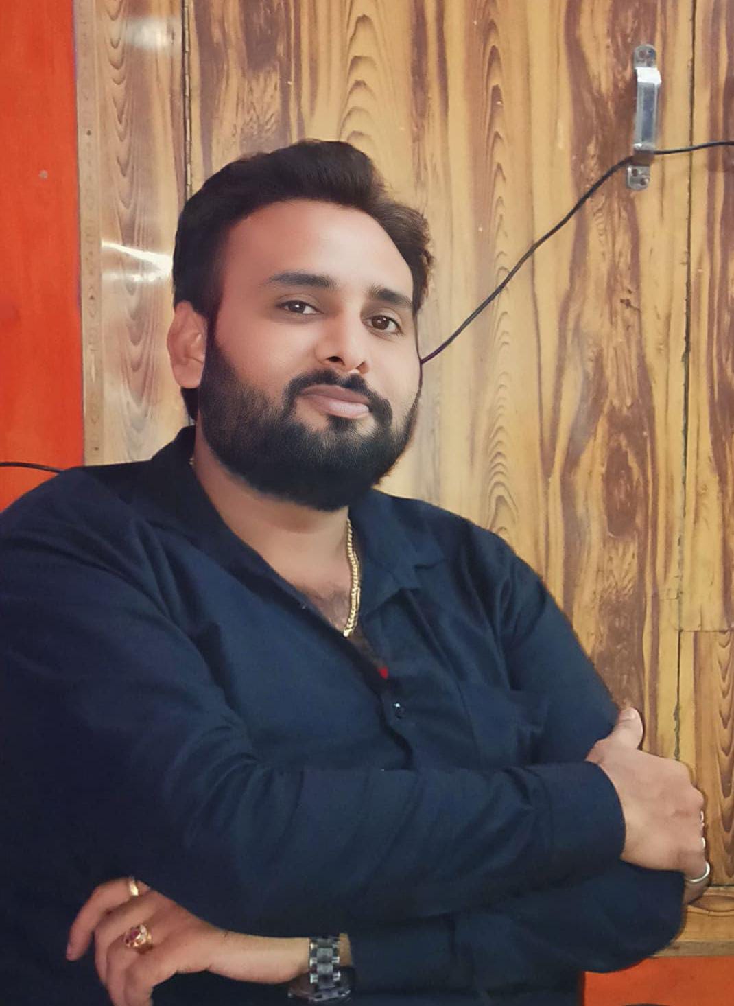 मोनू सिकरवार जी प्रिन्सिपल श्री खरग सिंह इंटर कॉलेज हथकौली बल्देव मथुरा