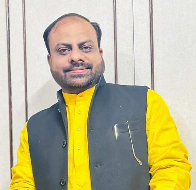 श्रीमान निखिल अग्रवाल प्रधानाचार्य जैन इंटर कॉलेज चौरासी मथुरा